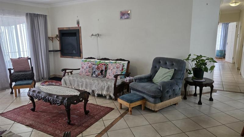 3 Bedroom Property for Sale in Fraaiuitsig Western Cape